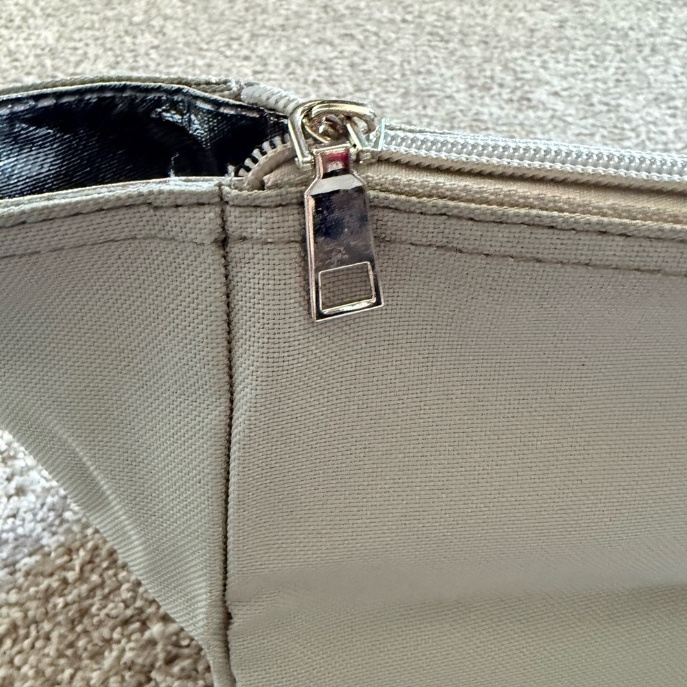 Gray Insulated Travel Bottle & Snack Pouch - Picture 3 of 5